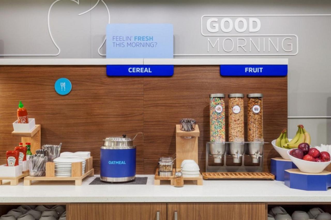 Holiday Inn Express - Strathroy By Ihg Ngoại thất bức ảnh